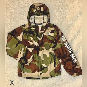 (SOLD) The North Face Boys XS (Size 6) Camouflage Lightweight/Windbreaker Jacket